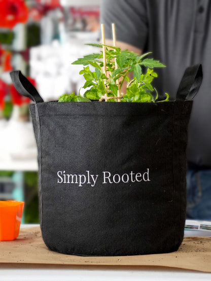 Simply Rooted Garden Kit‎ with seasonal vegetable + herb plants